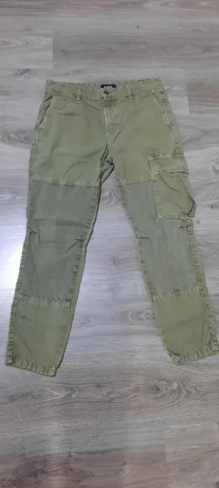Pantalón cargo verde militar hombre