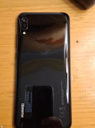 Huawei Y6 nero/blu 2019 con 2.0 GB RAM e caricatore