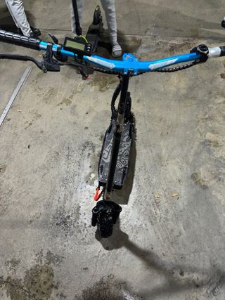 Patinete Eléctrico ( NECESITA FRENOS)