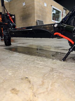 Patinete Eléctrico ( NECESITA FRENOS)