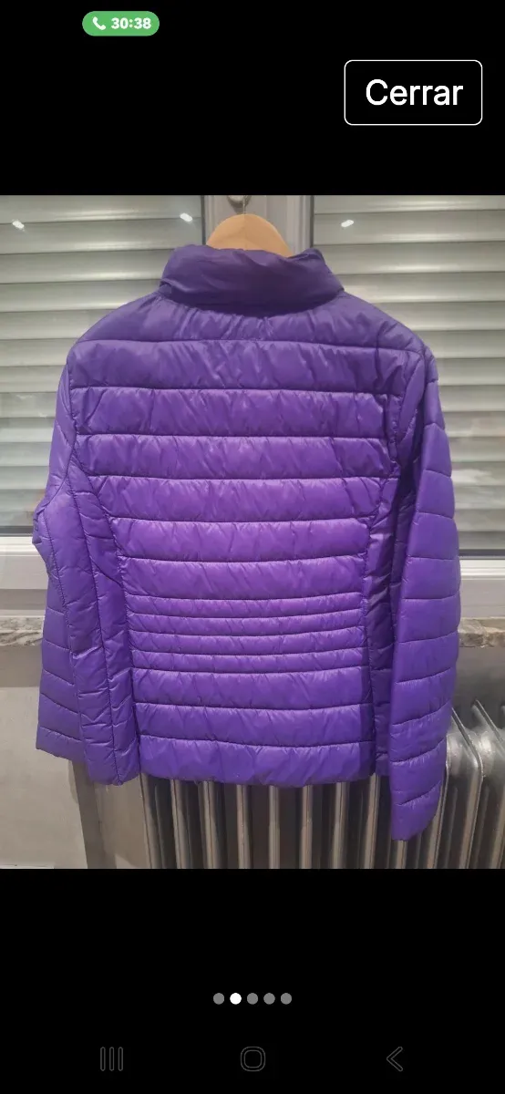 Cazadora morada acolchada