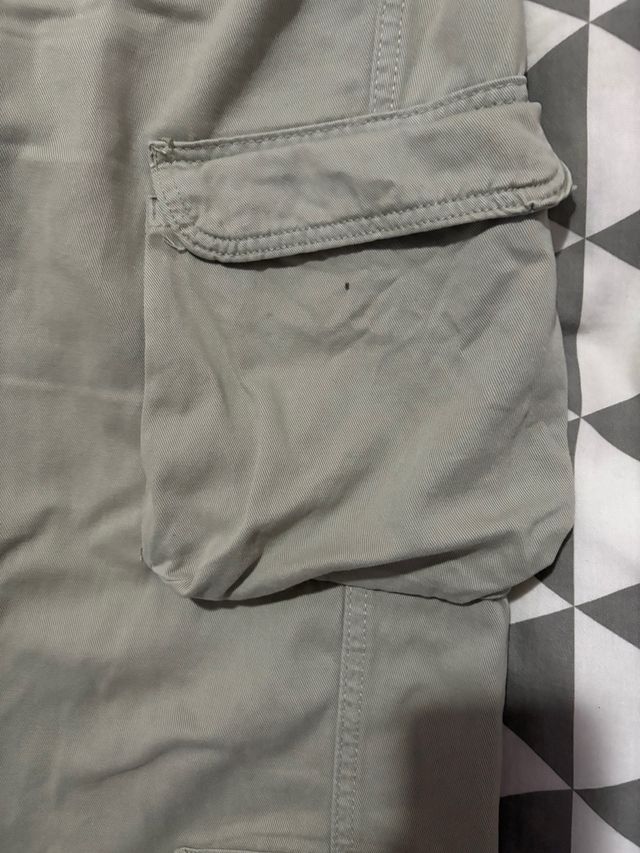 Pantalón cargo Bershka beige