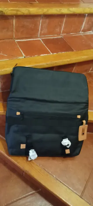 Mochila Bandolera Lojel A3 sin usar