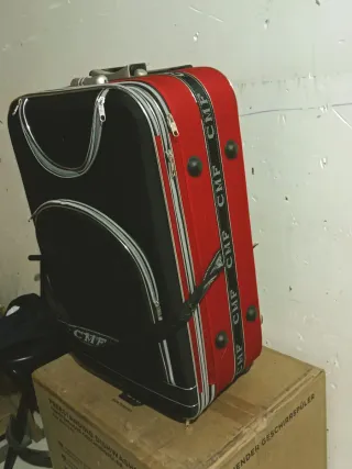 Maleta CMF negra con ruedas