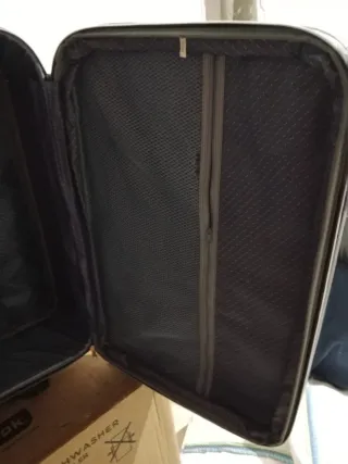 Maleta CMF negra con ruedas