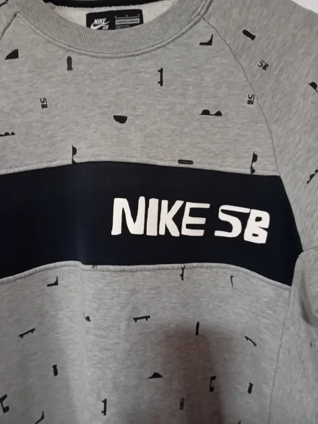 Sudadera Nike SB Gris Estampada