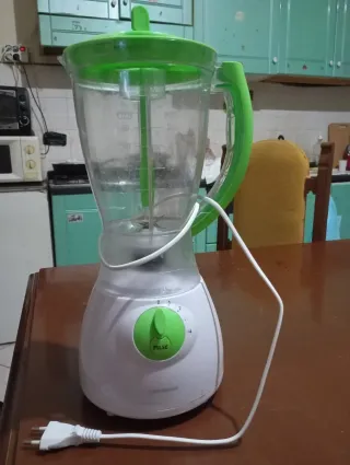 Frullatore bianco e verde