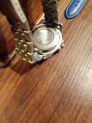 Reloj Lotus esfera roja clásico