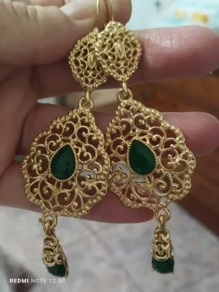 Pendientes Vintage Chapados en Oro con Piedra Verd