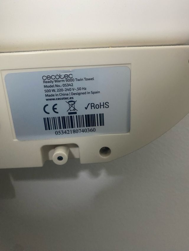 Toallero eléctrico blanco