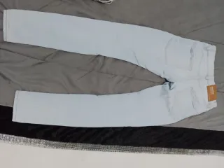 Pantalón vaquero claro hombre