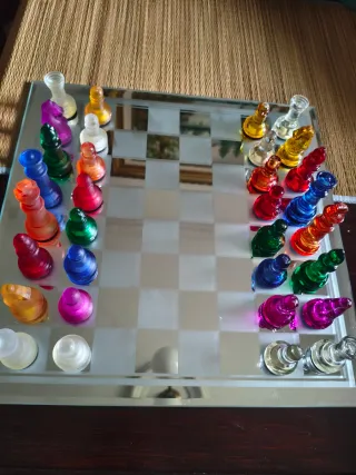 Ajedrez de cristal de colores