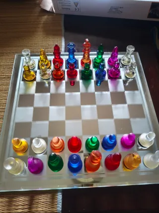 Ajedrez de cristal de colores