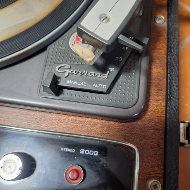 Tocadiscos Garrard Antiguo