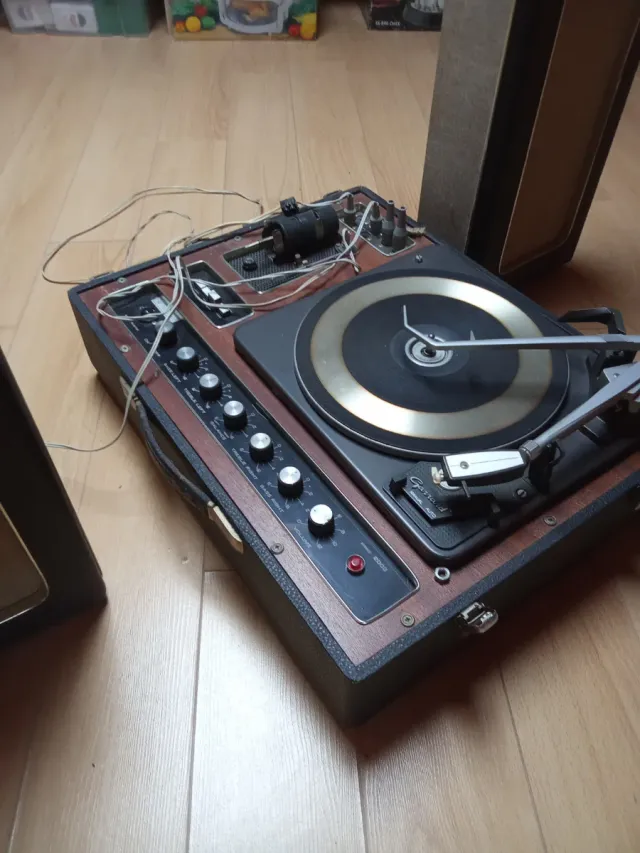 Tocadiscos Garrard Antiguo