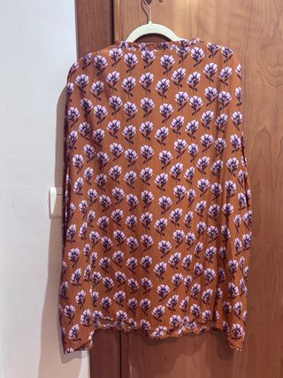 Blusa COUCHEL floral manga larga talla L+