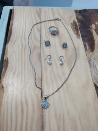 Conjunto bisutería en color plata