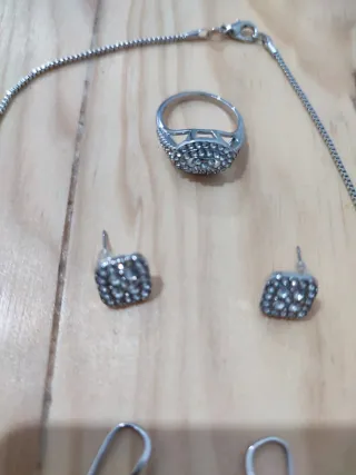Conjunto bisutería en color plata