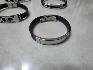 Vari Bracciali Acciaio e Gomma Uomo