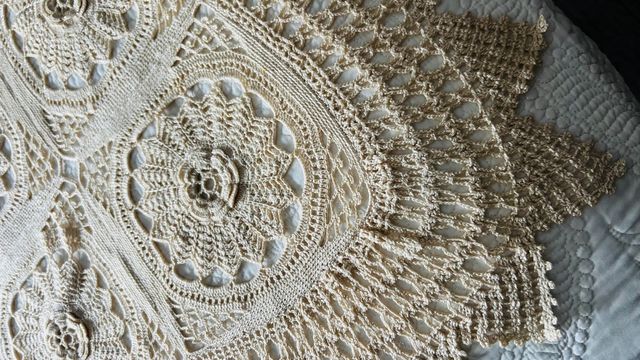 Colcha Crochet Artesanía Vintage Beige