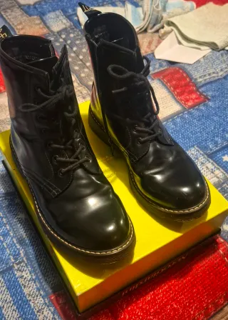 Stivali stile Dr. Martens neri come nuovi