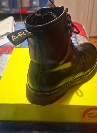 Stivali stile Dr. Martens neri come nuovi