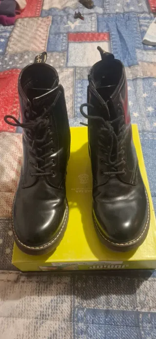 Stivali stile Dr. Martens neri come nuovi