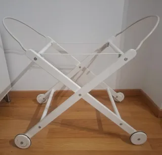 Cuco Moisés con capota y ruedas