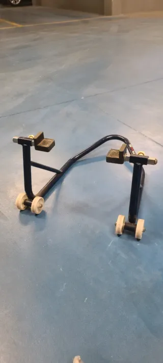 Caballete trasero para moto