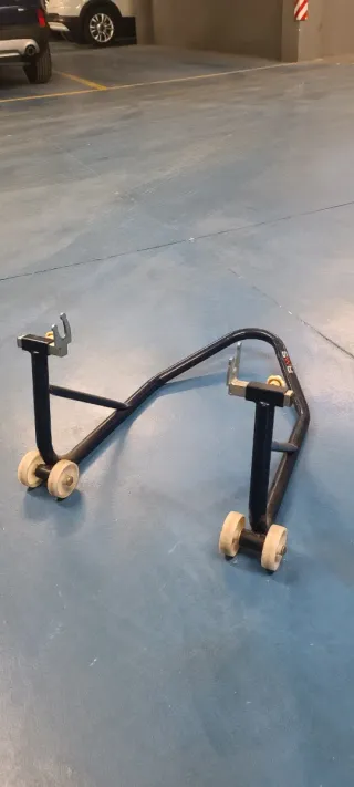 Caballete trasero para moto