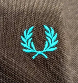 Polo Fred Perry Talla M Negro, Amarillo y Azul