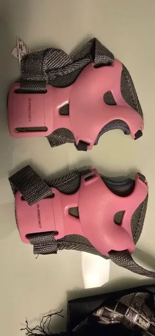 Protecciones para manos de niña