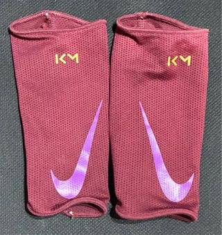 Fundas calcetines Nike KM para espinilleras