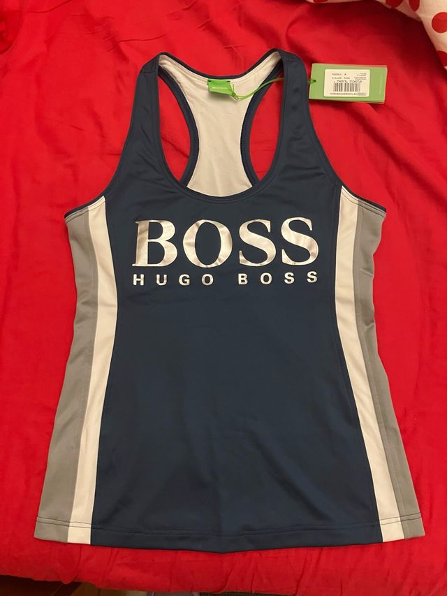 Top deportivo Hugo Boss azul, gris y blanco