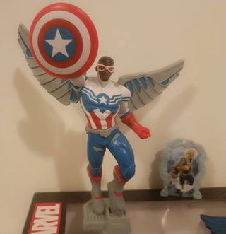 Action Figure Captain America Falcon Marvel