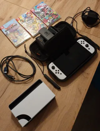 Nintendo Switch OLED + 3 giochi