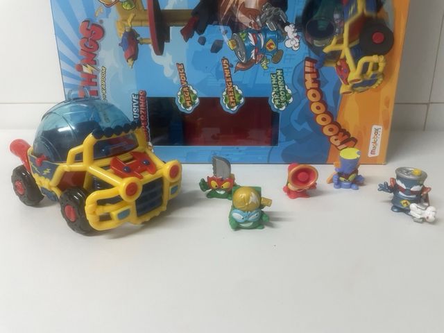 Super Things Héroes Headquarters sin uso