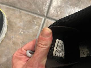 Zapatillas Under Armour Negras y Blancas