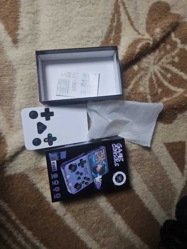 Consola Retro Portátil R36S Morada