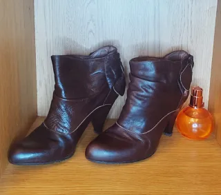 Botines de piel tacón marrón chocolate