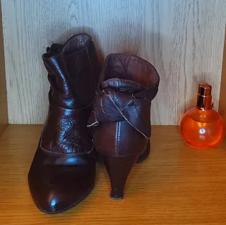 Botines de piel tacón marrón chocolate