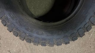 Neumáticos Comforser CF3000 235/75R15LT se cambian