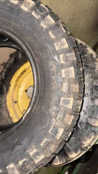 Neumáticos Comforser CF3000 235/75R15LT se cambian