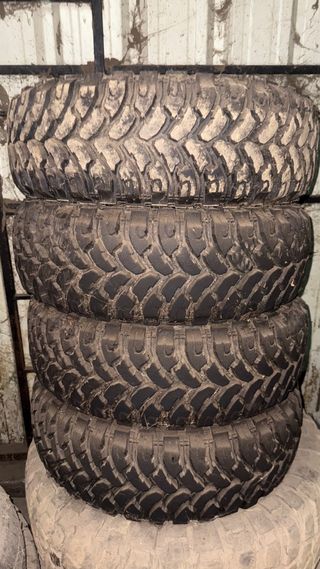 Neumáticos Comforser CF3000 235/75R15LT se cambian