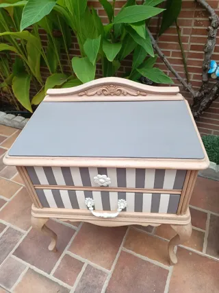 Conjunto cómoda y mesillas restauradas