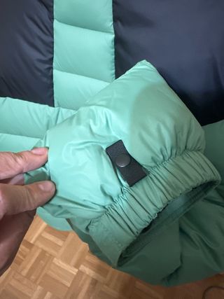 The North Face Plumas Verde y Negro