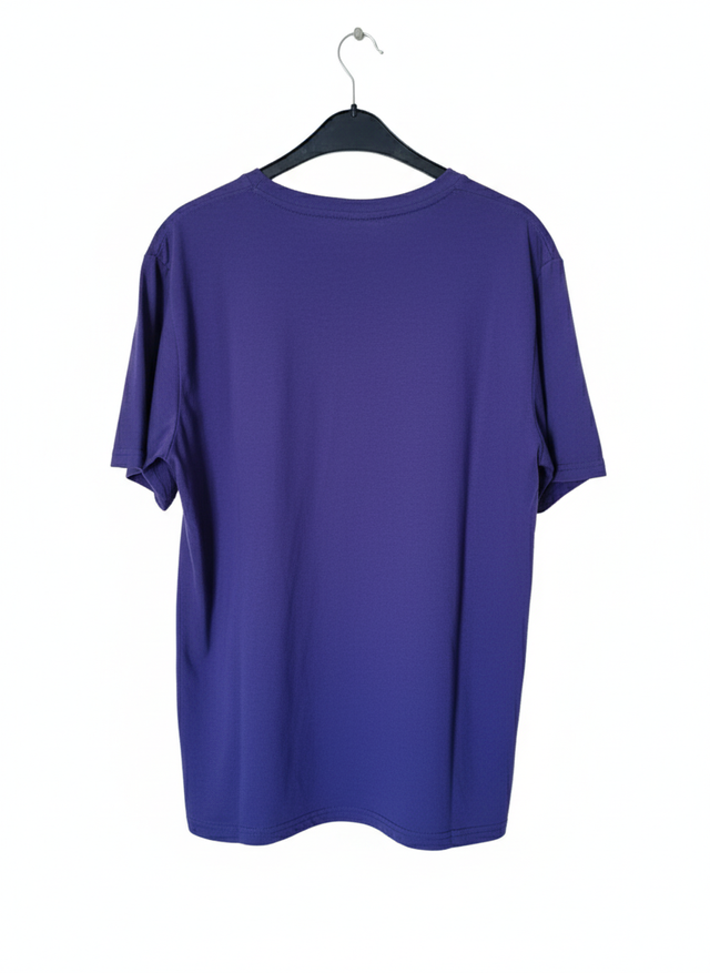 Camiseta morada básica