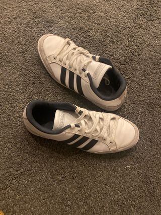 Zapatillas Adidas Caflaire Blancas y Negras