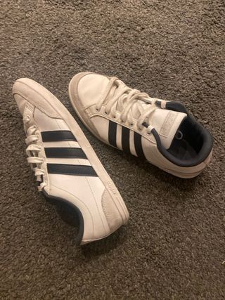 Zapatillas Adidas Caflaire Blancas y Negras