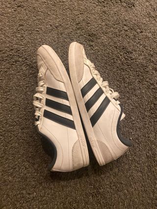 Zapatillas Adidas Caflaire Blancas y Negras